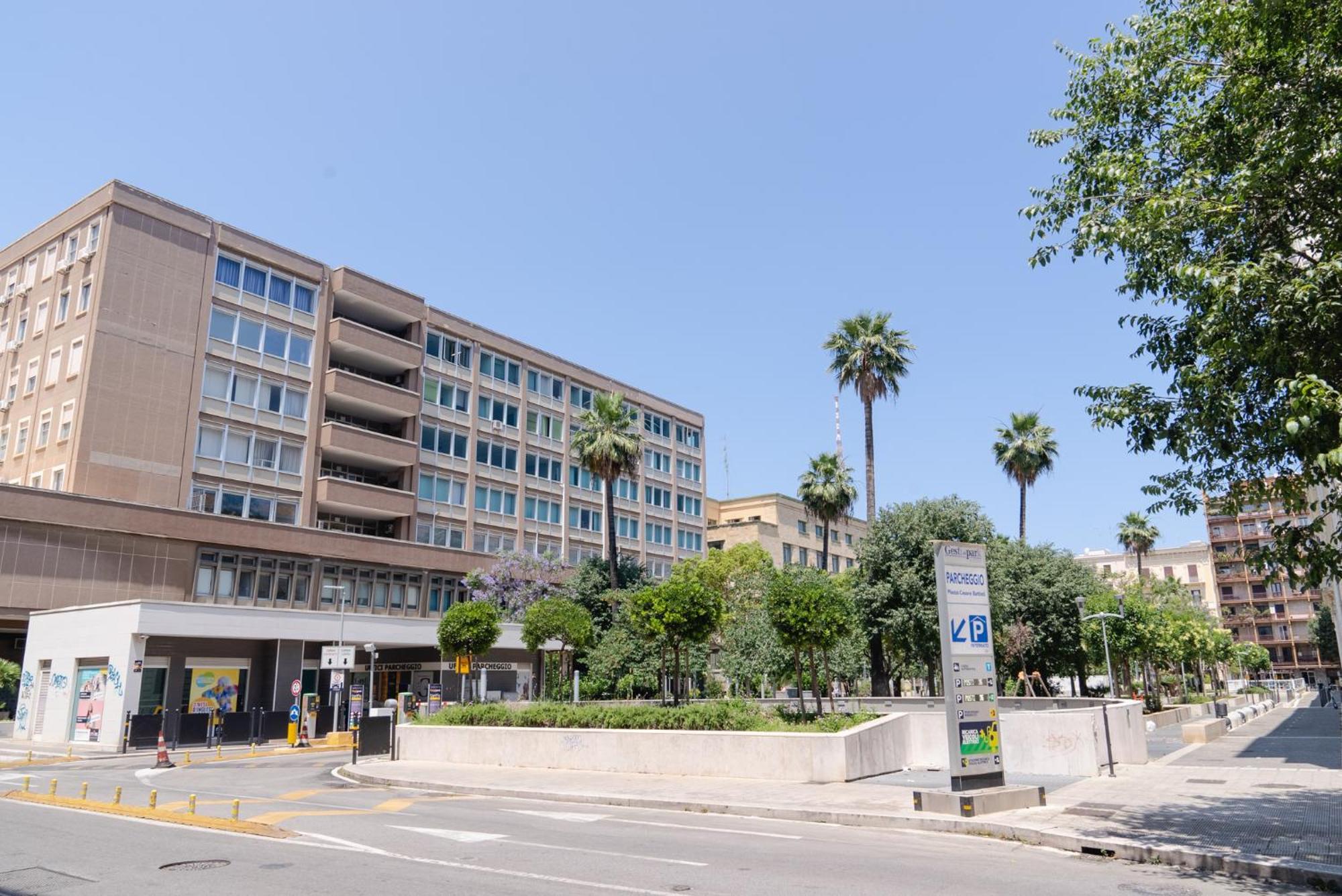 Shl _ Grandi Stazioni _ Bari Centrale Buitenkant foto